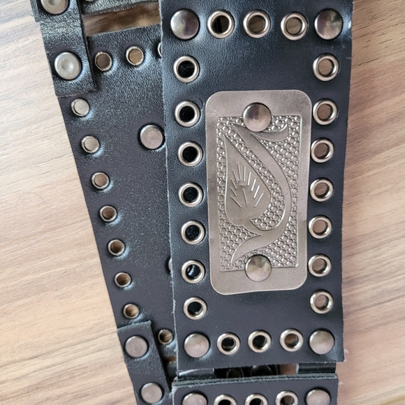 Metallic and Leather Belt - Picture 3 of 4
